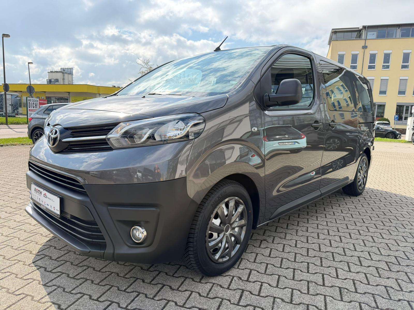 Fahrzeugbild eines Toyota Proace