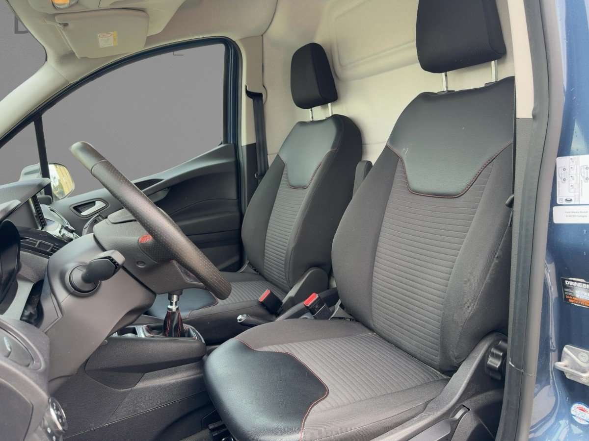 Fahrzeugbild eines Ford Transit Courier