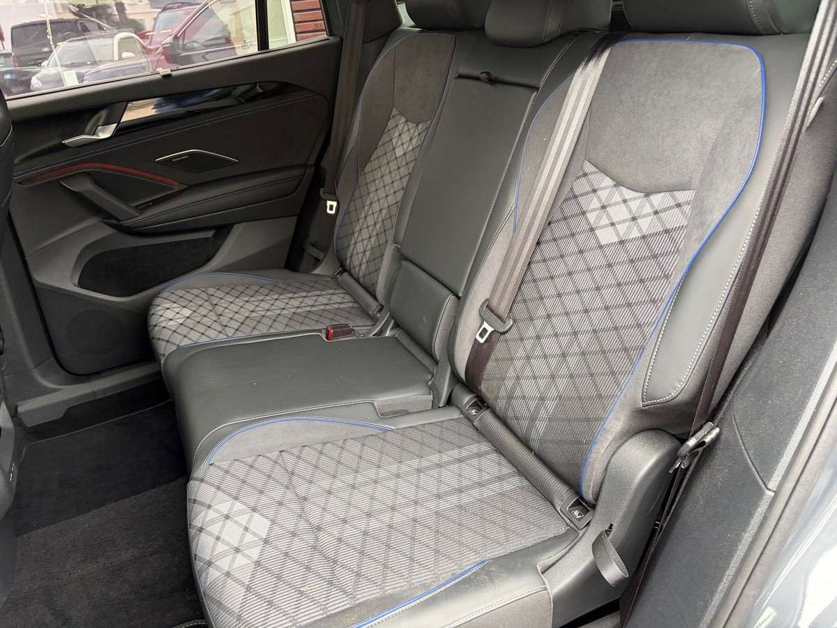 Fahrzeugbild eines Volkswagen Tayron