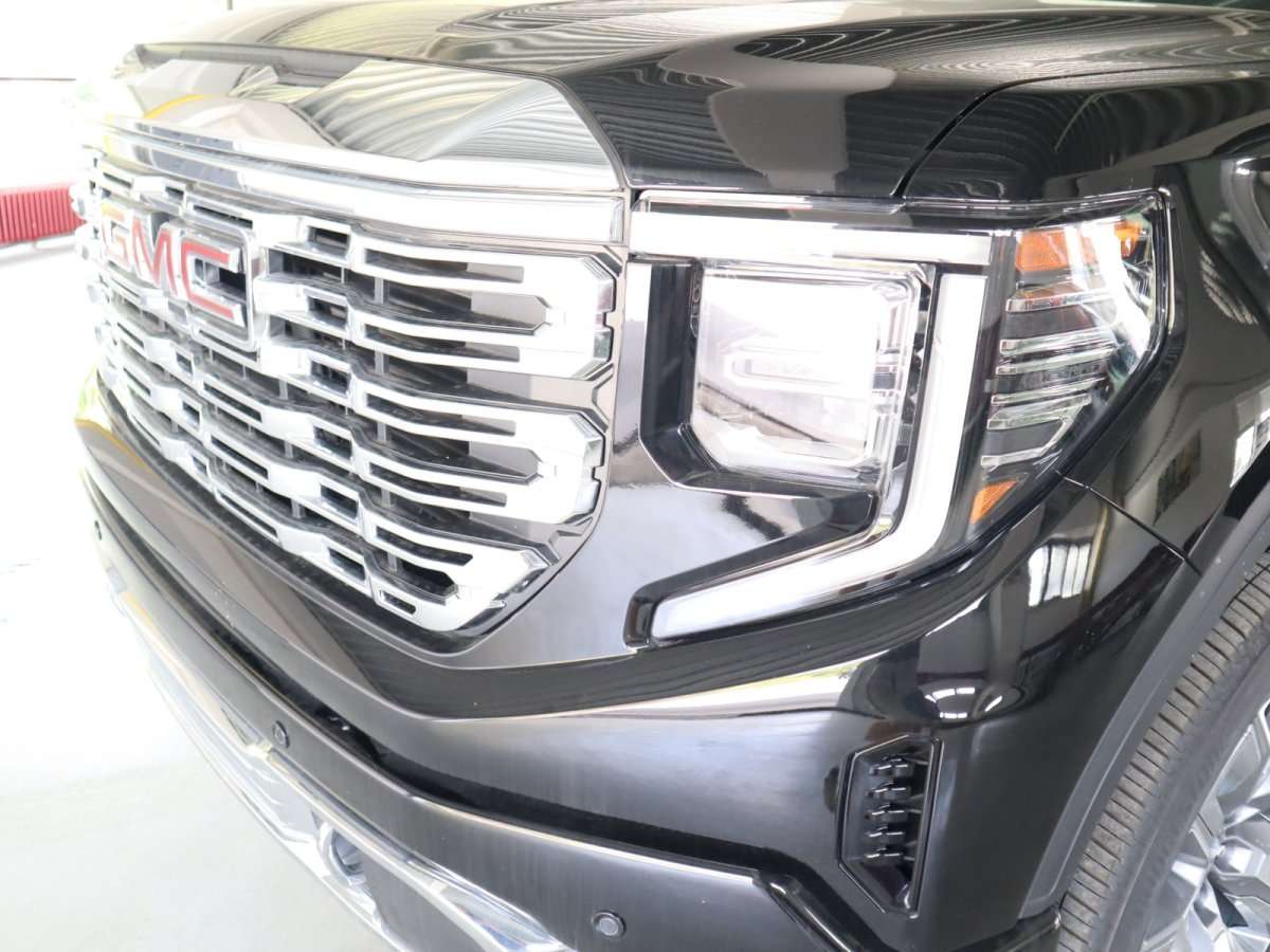 Fahrzeugbild eines GMC Sierra