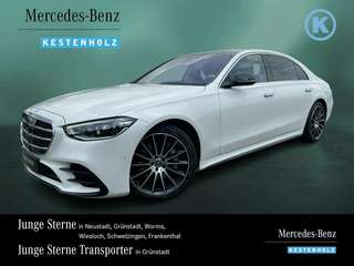 Schräge Frontansicht auf einen Mercedes-Benz S-Klasse , freigestellt