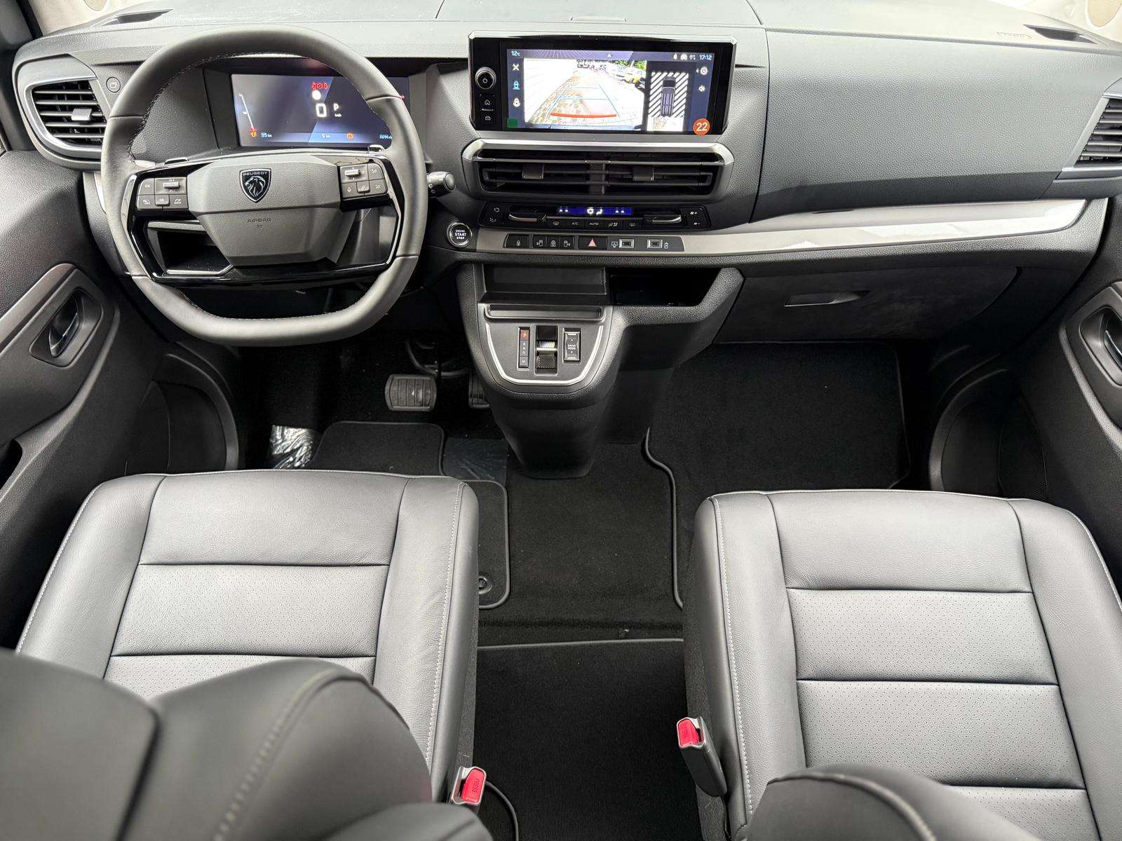 Fahrzeugbild eines Peugeot Traveller