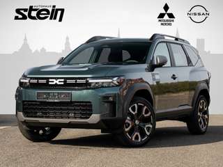 Schräge Frontansicht auf einen Dacia Bigster , freigestellt