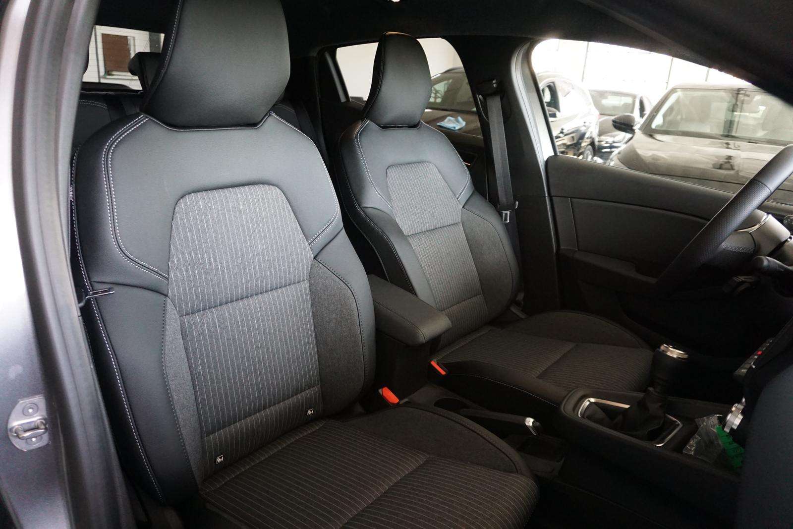 Fahrzeugbild eines Mitsubishi Colt