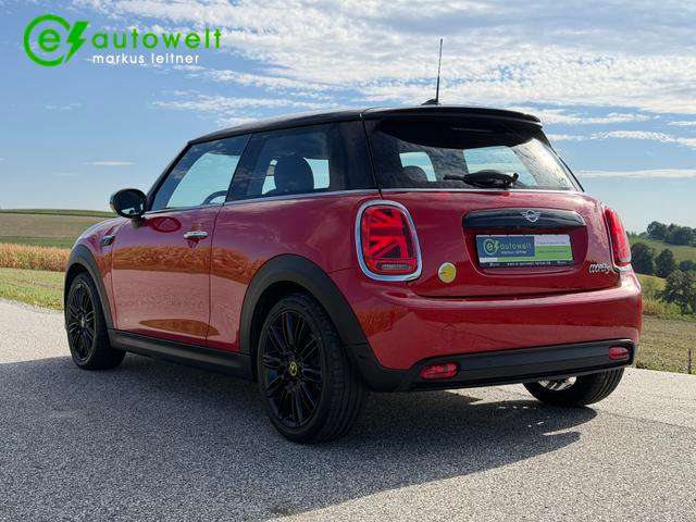 Fahrzeugbild eines MINI COOPER