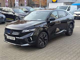 Schräge Frontansicht auf einen Renault Rafale , freigestellt