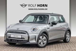 Schräge Frontansicht auf einen MINI COOPER , freigestellt