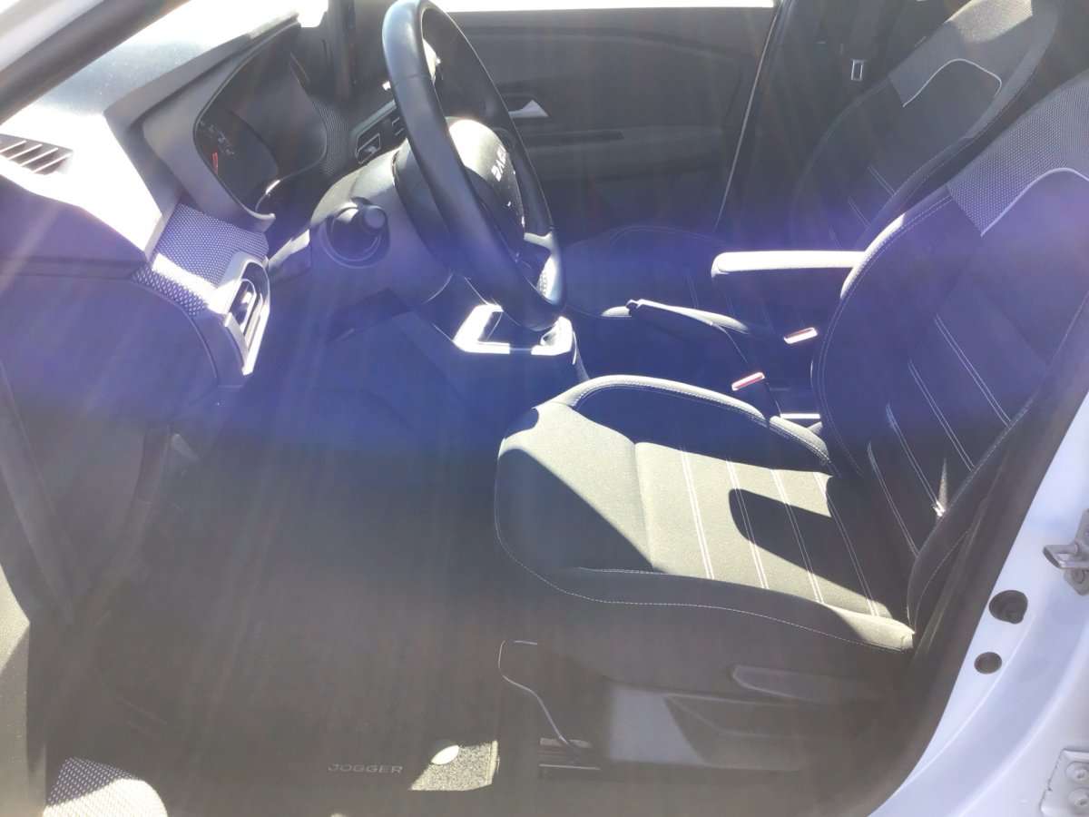 Fahrzeugbild eines Dacia Jogger