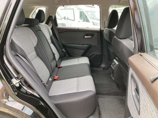 Fahrzeugbild eines Nissan X-TRAIL