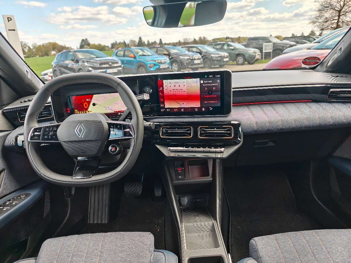 Fahrzeugbild eines Renault 4 E-TECH