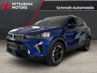 Schräge Frontansicht auf einen Mitsubishi ASX , freigestellt