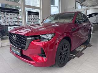 Schräge Frontansicht auf einen Mazda CX-60 , freigestellt