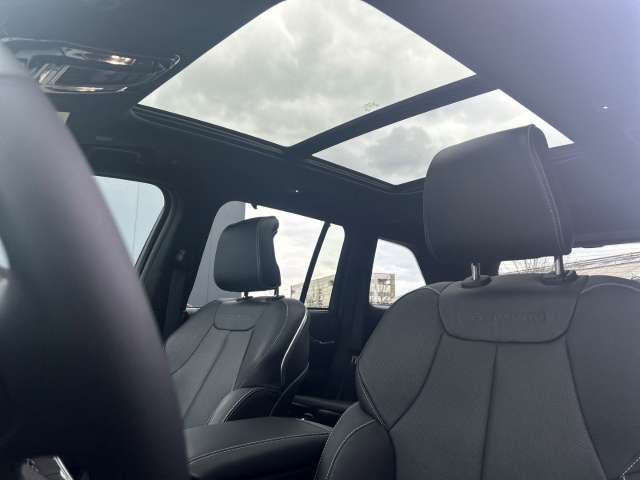 Fahrzeugbild eines Jeep Grand Cherokee