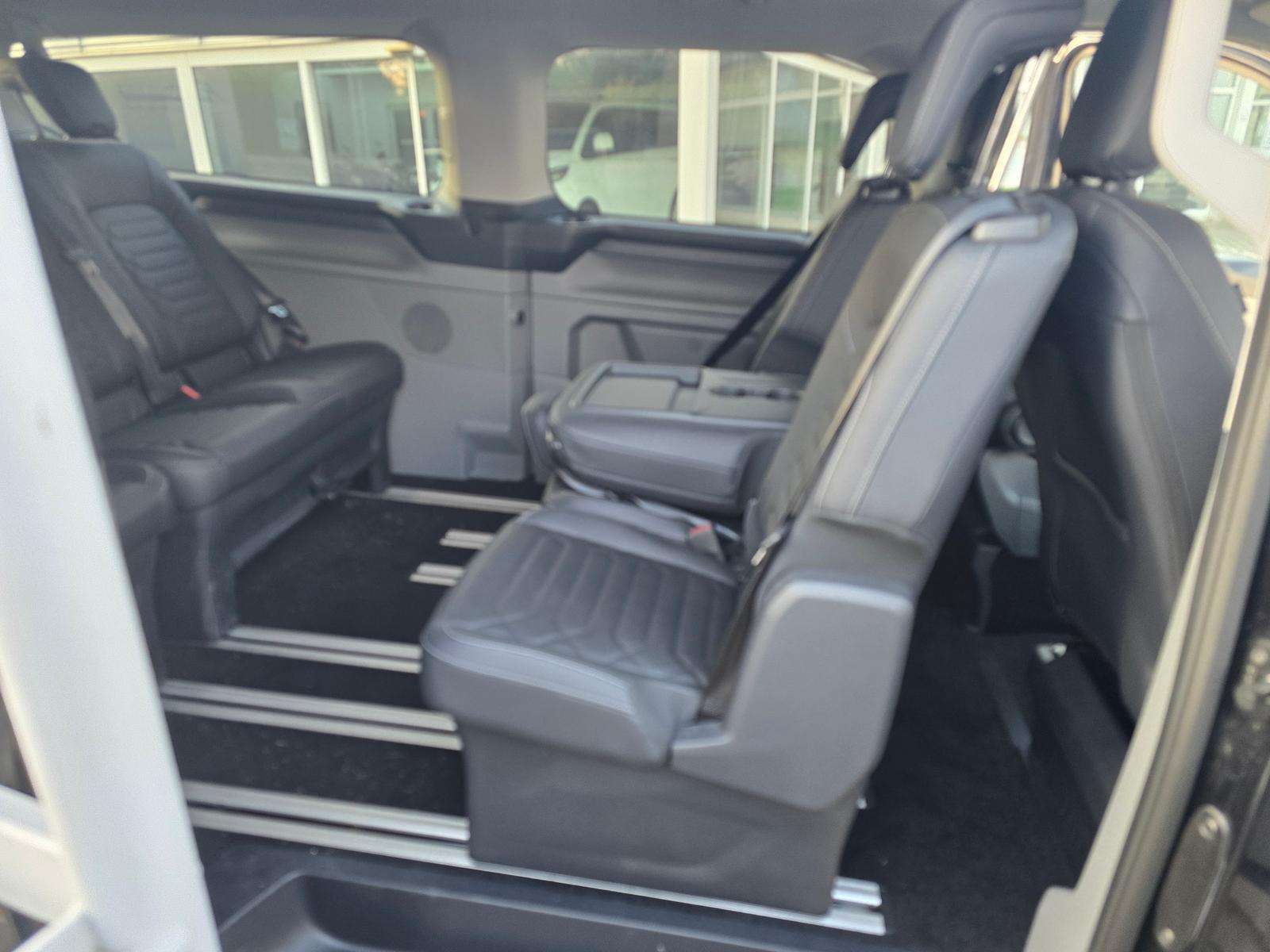 Fahrzeugbild eines Ford Tourneo Custom