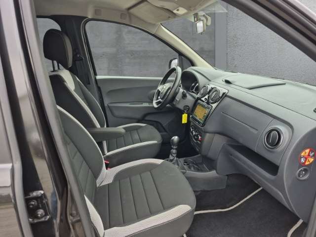 Fahrzeugbild eines Dacia Lodgy