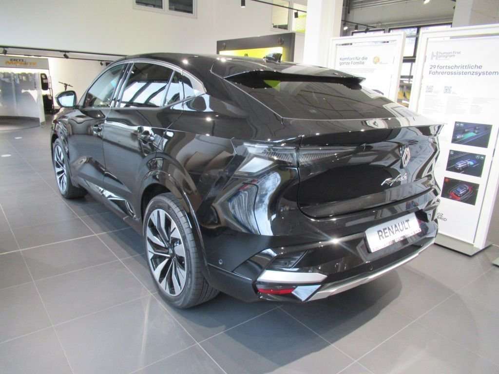 Fahrzeugbild eines Renault Rafale