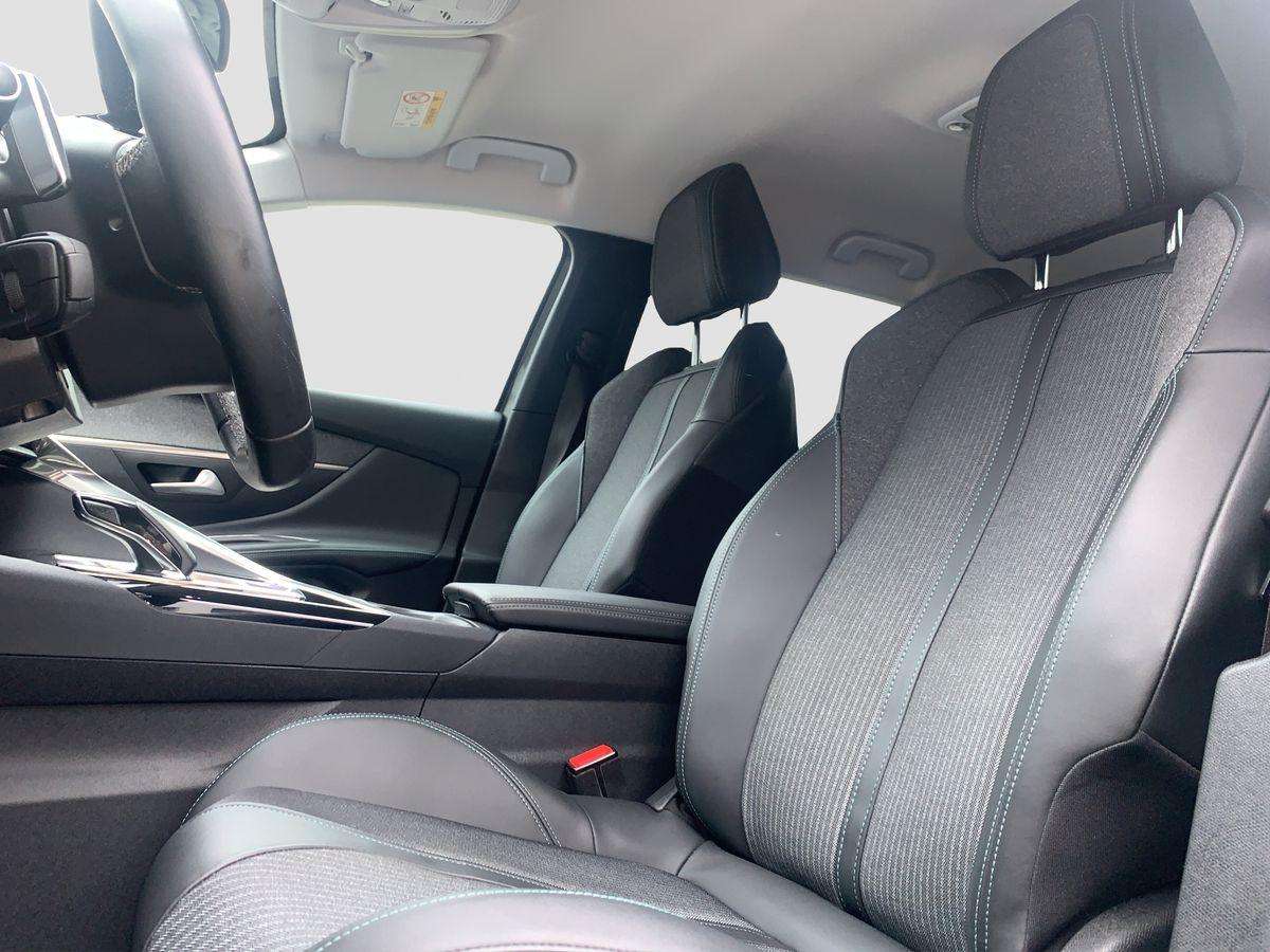 Fahrzeugbild eines Peugeot 5008