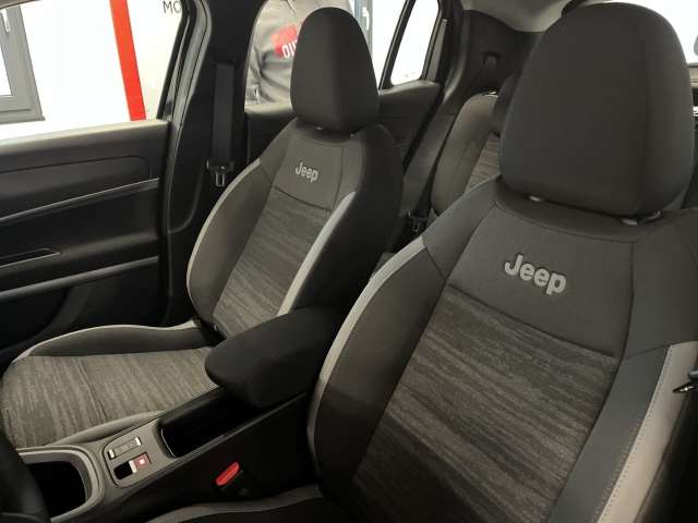 Fahrzeugbild eines Jeep Avenger
