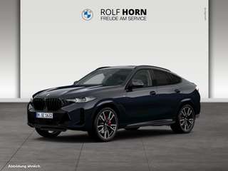 Schräge Frontansicht auf einen BMW X6 , freigestellt