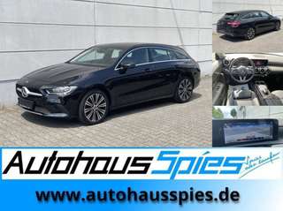 Schräge Frontansicht auf einen Mercedes-Benz CLA , freigestellt
