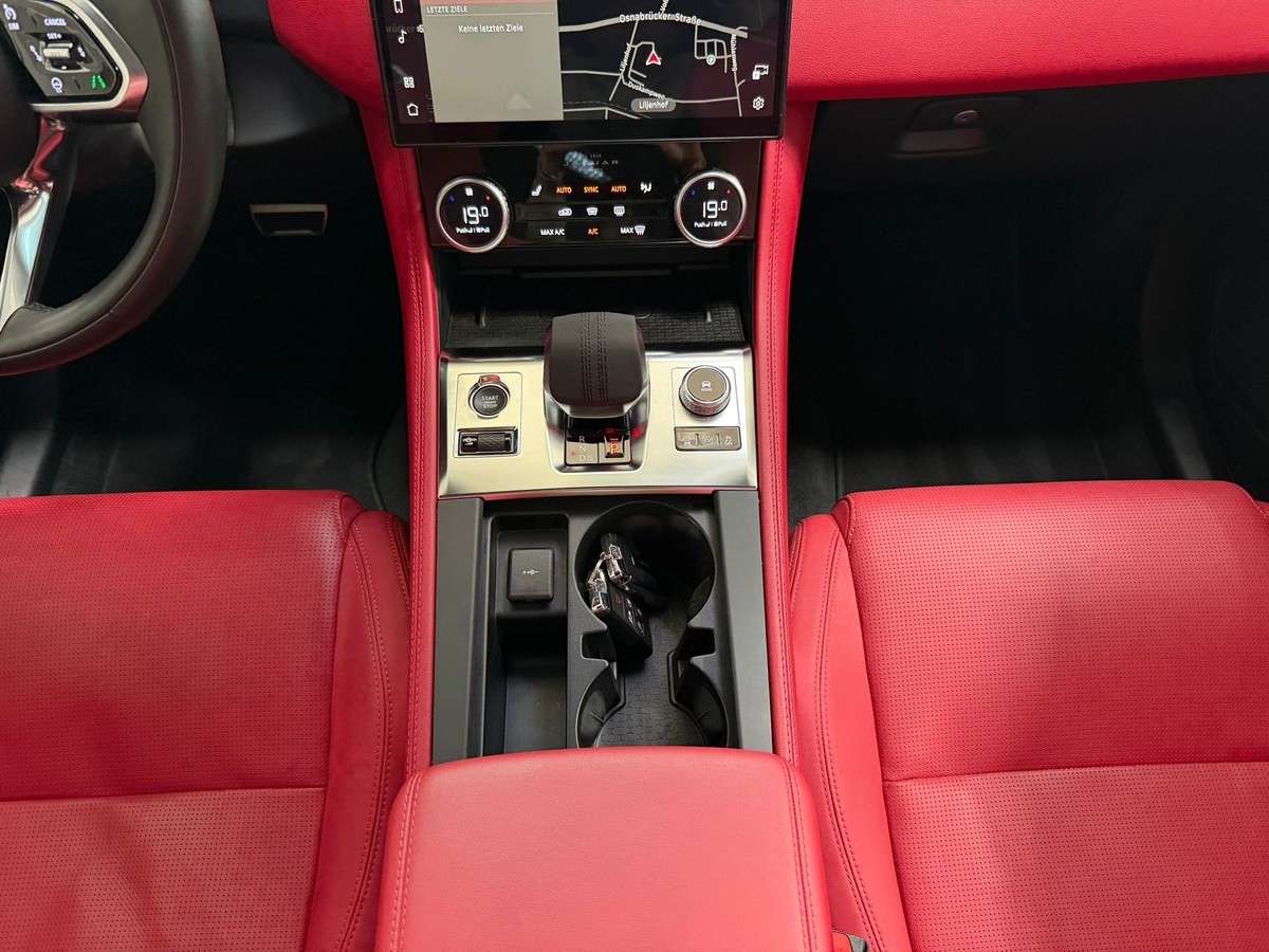 Fahrzeugbild eines Jaguar F-PACE