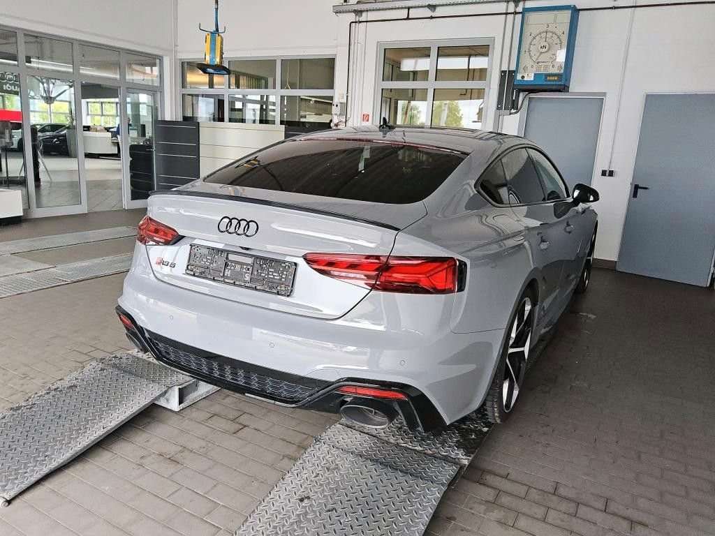 Fahrzeugbild eines Audi RS5