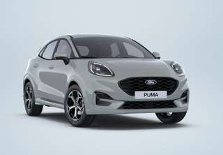 Schräge Frontansicht auf einen Ford Puma , freigestellt