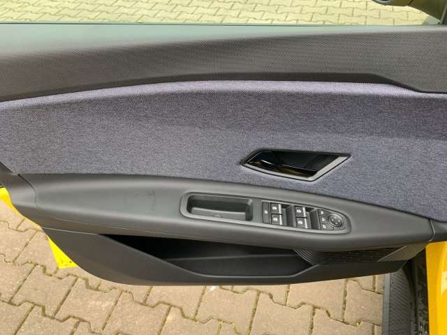 Fahrzeugbild eines Renault 5 E-TECH