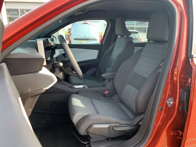Fahrzeugbild eines Renault 4 E-TECH