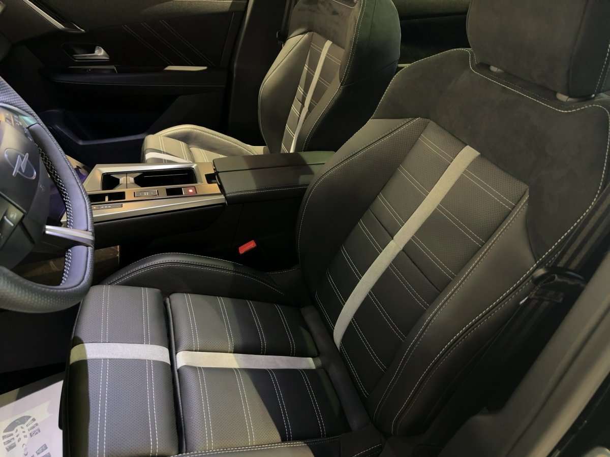 Fahrzeugbild eines Opel Grandland X