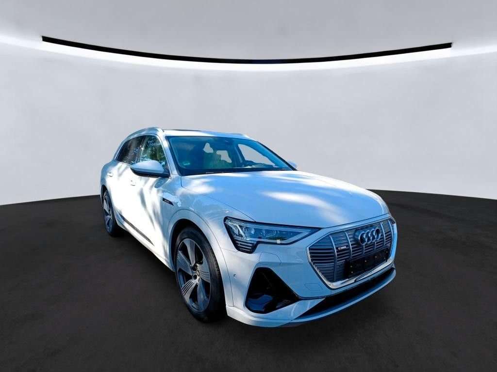 Fahrzeugbild eines Audi e-tron