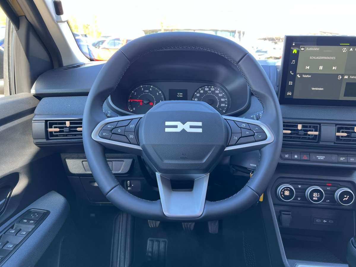 Fahrzeugbild eines Dacia Sandero