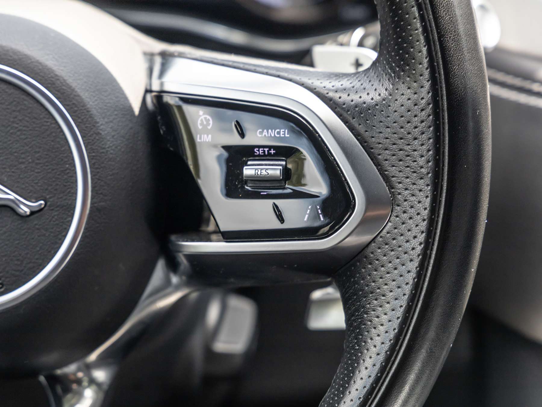 Fahrzeugbild eines Jaguar F-PACE