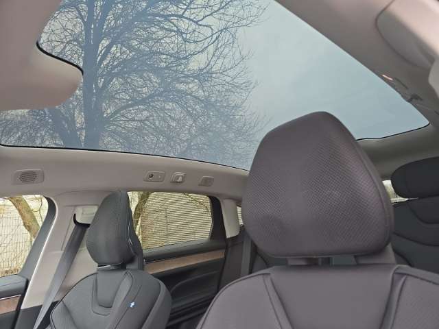 Fahrzeugbild eines Volvo ES90