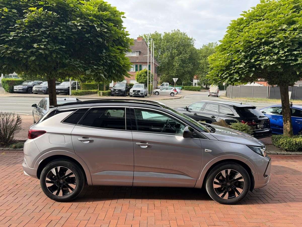 Fahrzeugbild eines Opel Grandland X