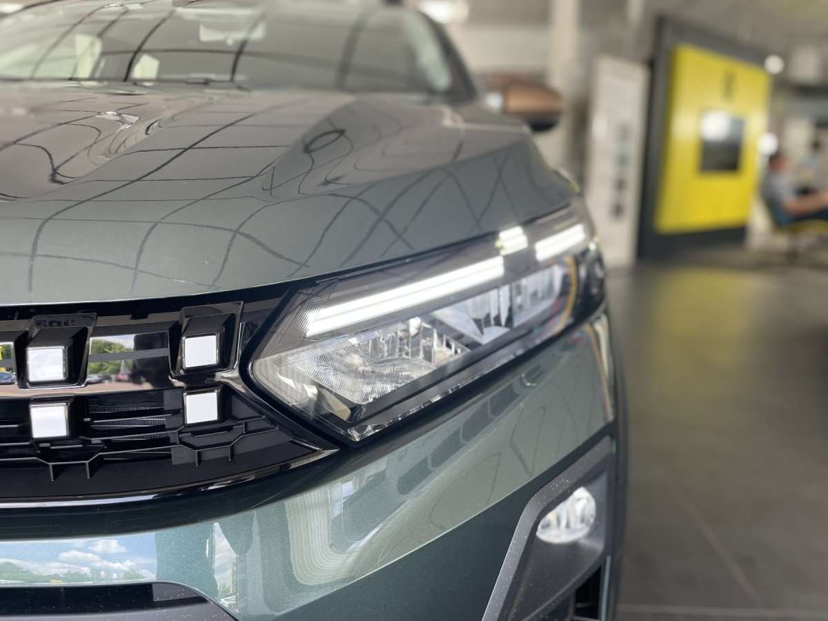 Fahrzeugbild eines Dacia Sandero