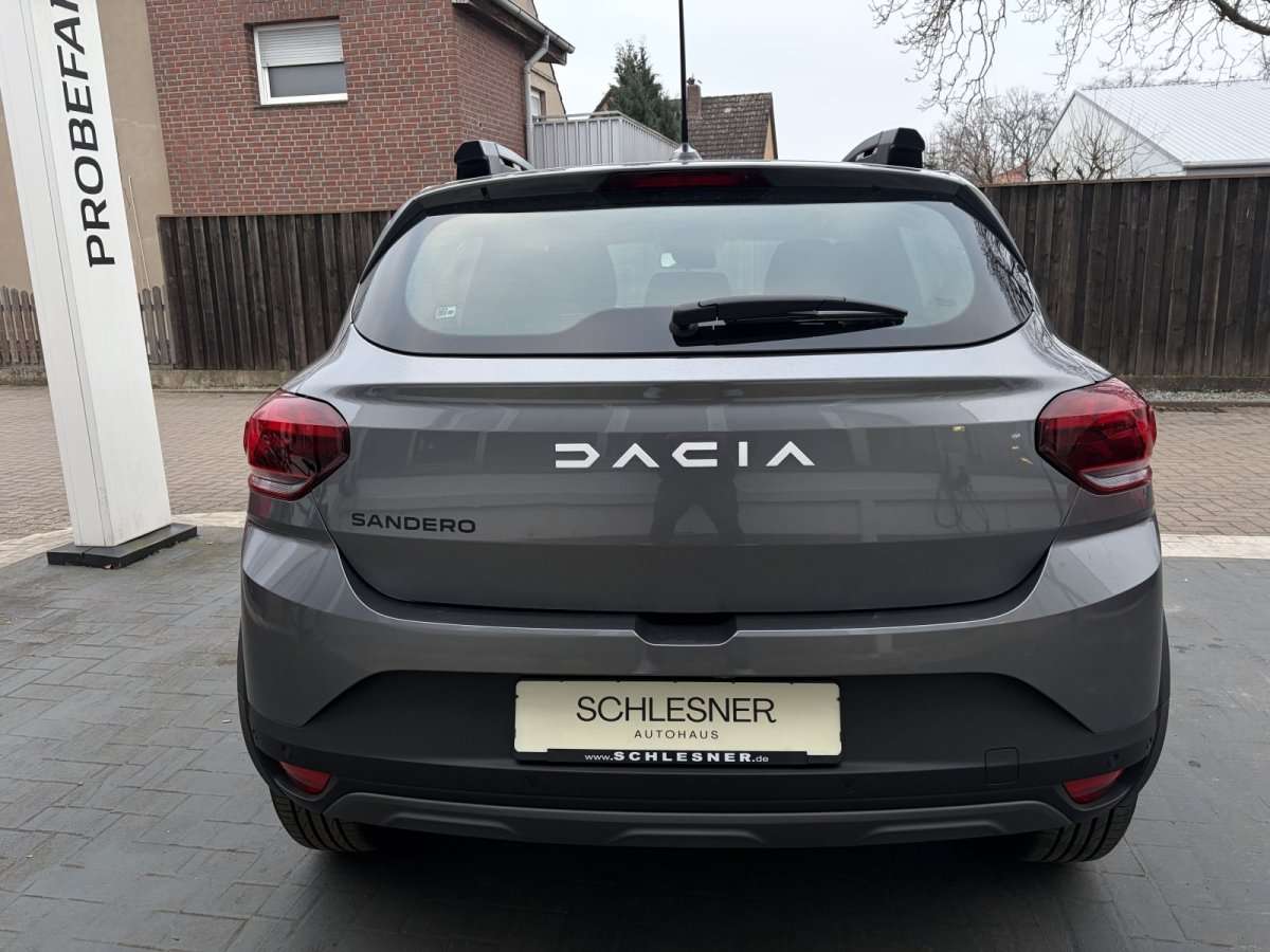 Fahrzeugbild eines Dacia Sandero