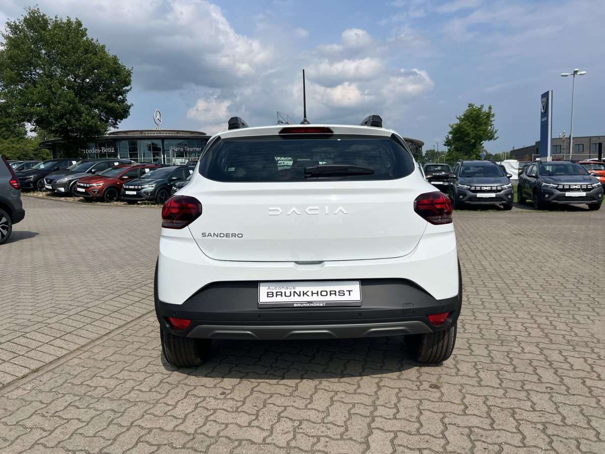 Fahrzeugbild eines Dacia Sandero