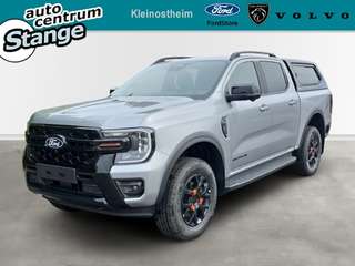 Schräge Frontansicht auf einen Ford Ranger , freigestellt