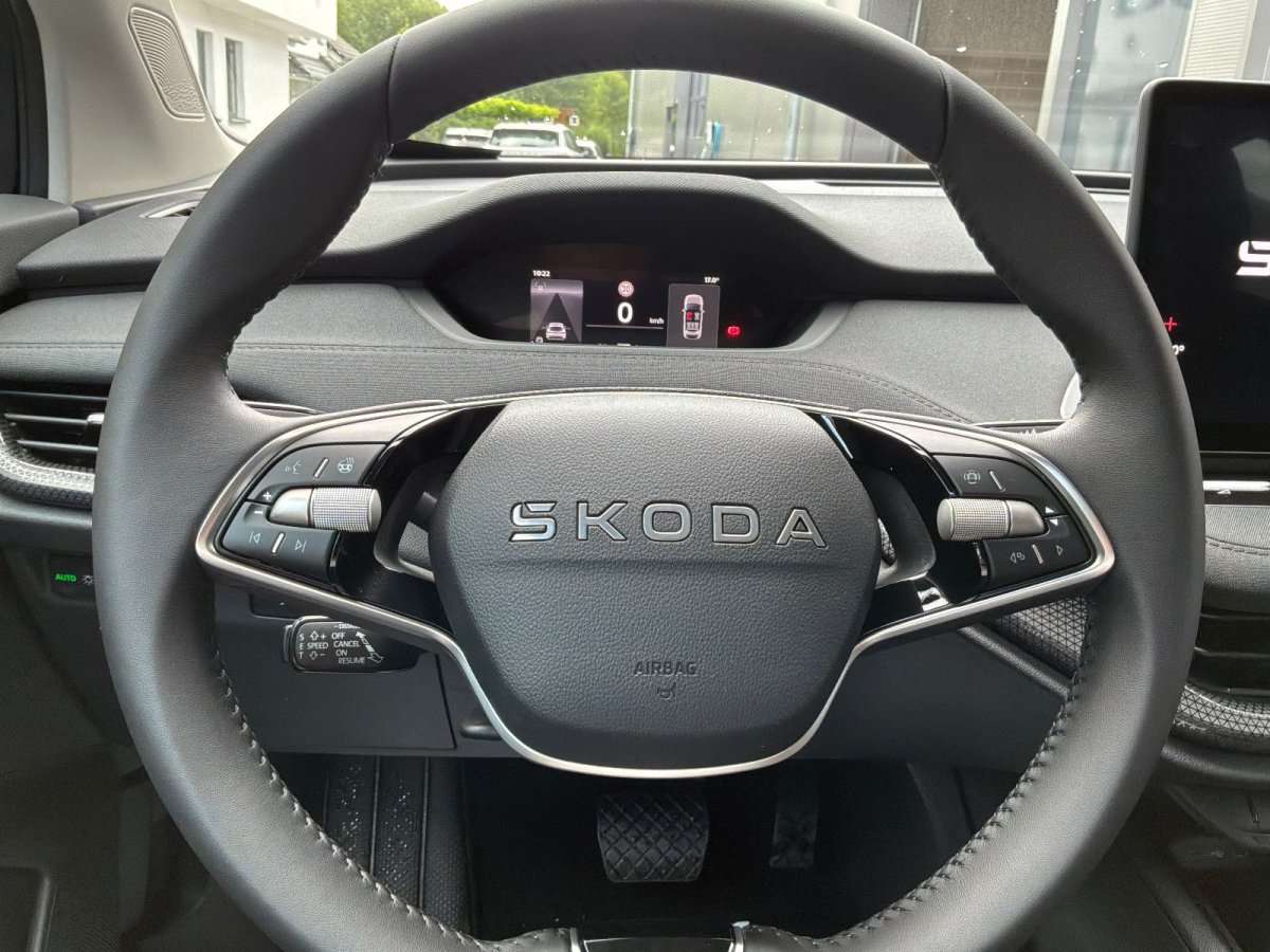 Fahrzeugbild eines Skoda ELROQ