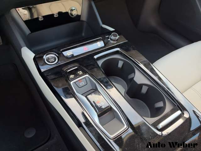Fahrzeugbild eines Audi A6 e-tron