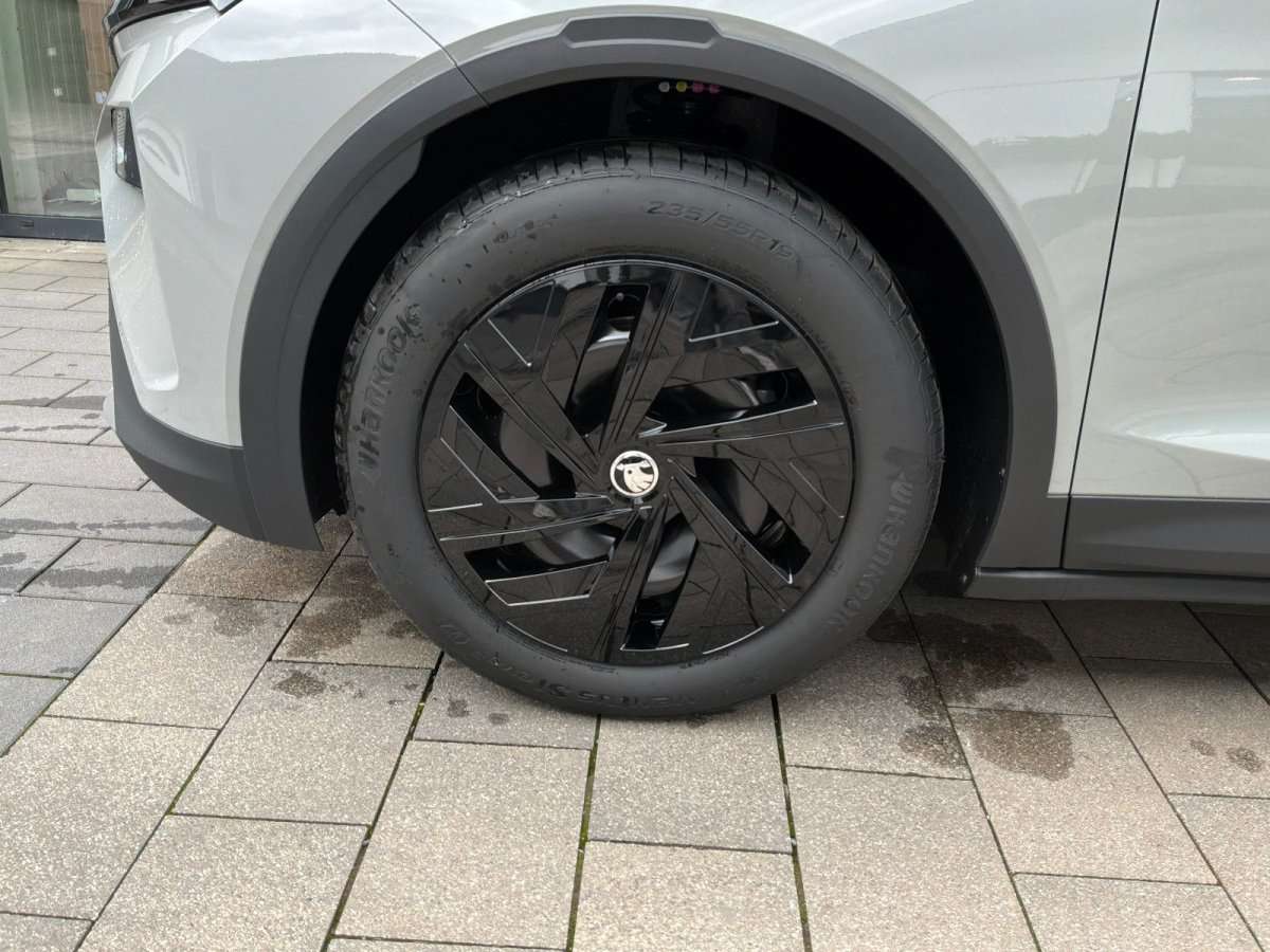 Fahrzeugbild eines Skoda ELROQ
