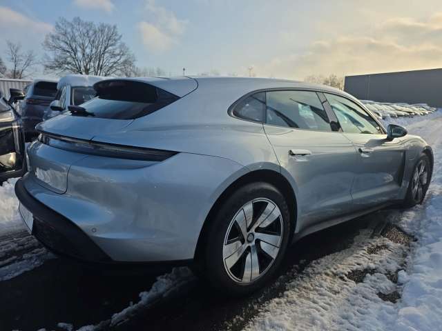 Fahrzeugbild eines Porsche Taycan