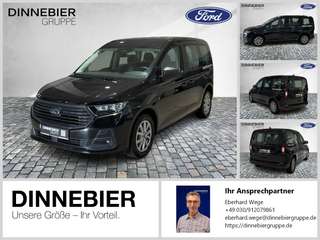 Schräge Frontansicht auf einen Ford Tourneo Connect , freigestellt