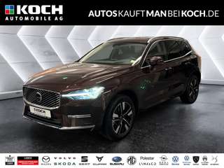 Schräge Frontansicht auf einen Volvo XC60 , freigestellt