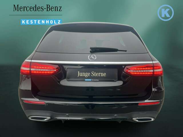 Fahrzeugbild eines Mercedes-Benz E-Klasse
