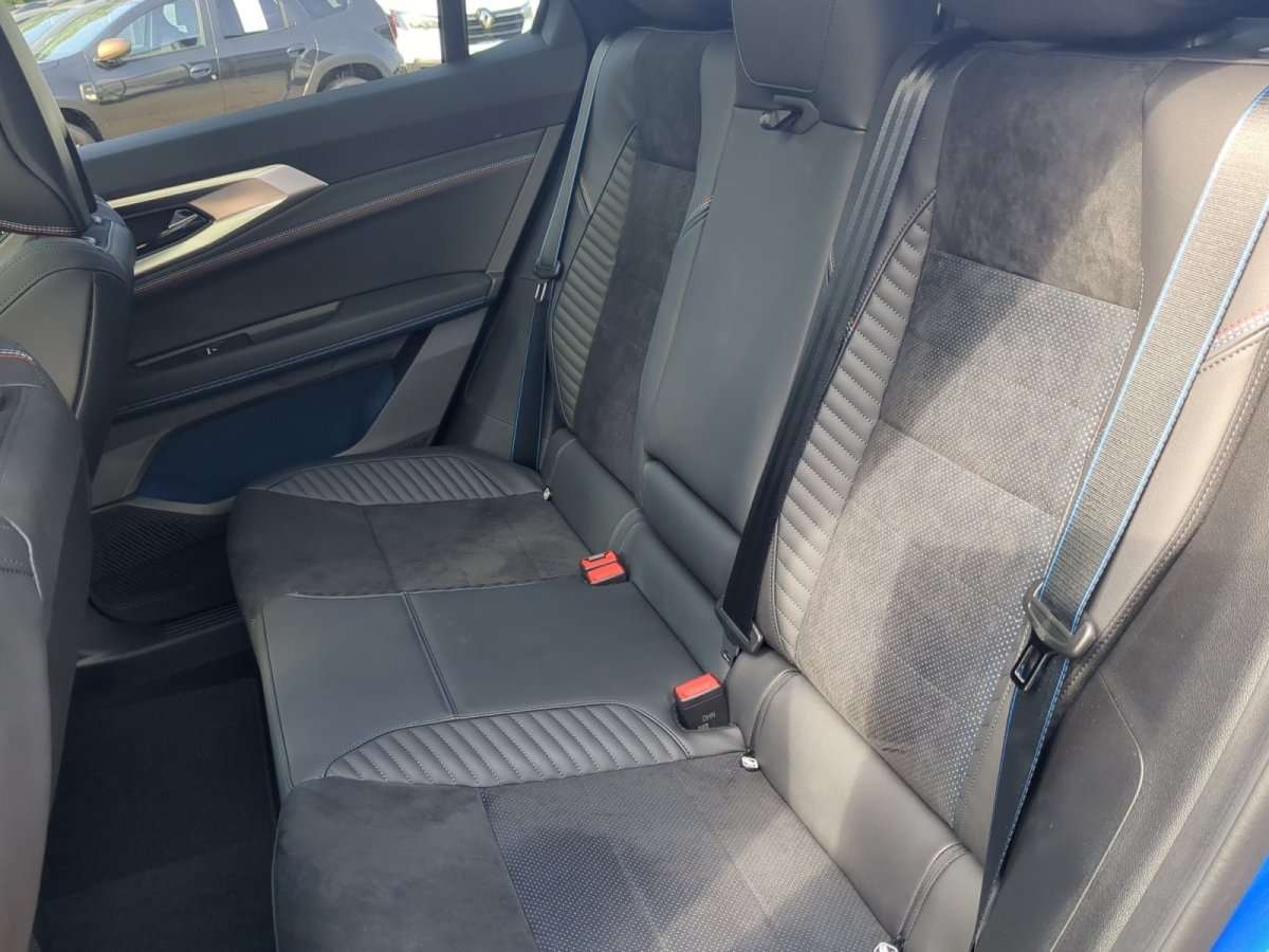 Fahrzeugbild eines Renault Rafale