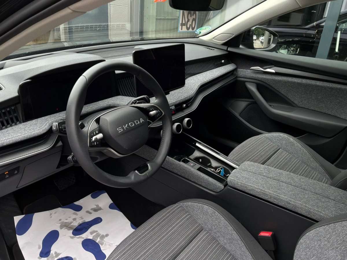 Fahrzeugbild eines Skoda Superb