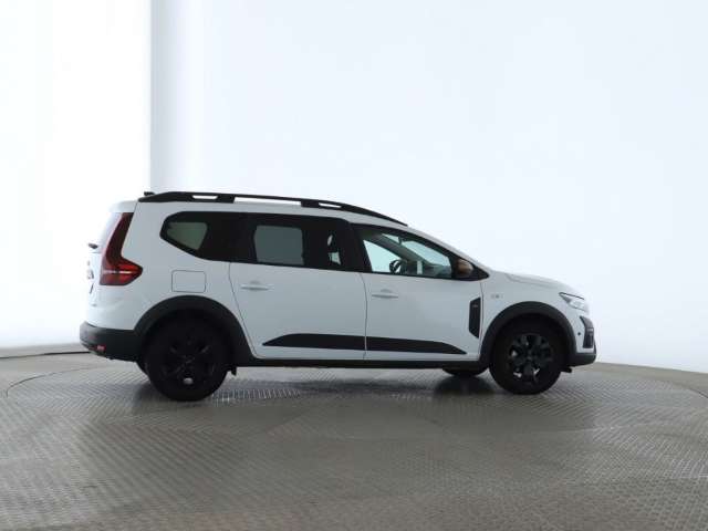 Fahrzeugbild eines Dacia Jogger