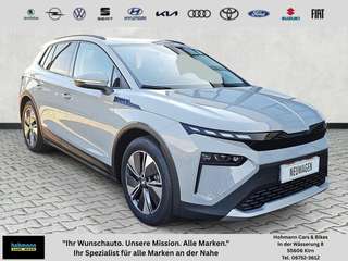 Schräge Frontansicht auf einen Skoda Elroq , freigestellt